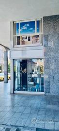 Pieno centro Bra, via Principi, vetrina doppia