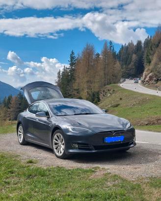 Tesla Model S 75 ricariche gratuite Facelift 