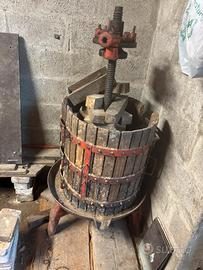 Torchio manuale per uva