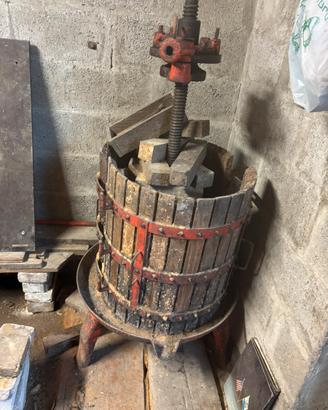 Torchio manuale per uva