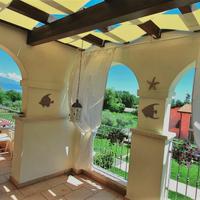 Appartamento bilocale, grande terrazza e piscine