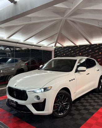 Maserati Levante V6 Diesel 275 CV Q4 Gransport
