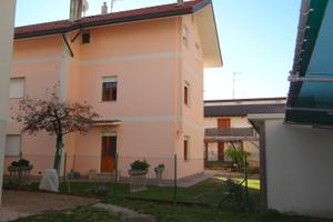 Appartamento in villa e garage