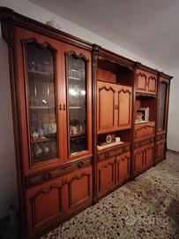 Sala da pranzo completa