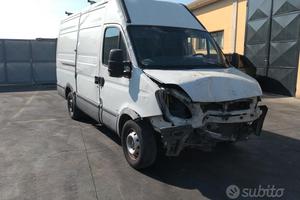 IVECO DAILY 2010 2.3td 35S12 F1AE0481G PER RICAMBI