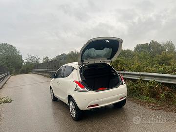 Lancia YPSILON 3*SERIE ITALIANA TAGLIANDATA