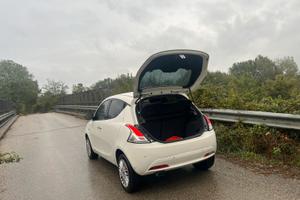 Lancia YPSILON 3*SERIE ITALIANA TAGLIANDATA