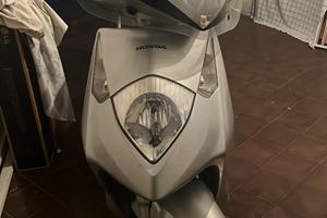 Honda scooter