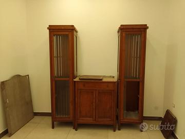 Mobile dell inizio 900 con marmo e specchiera