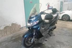 Suzuki Burgman 400, anno 2002, 84.500 km.