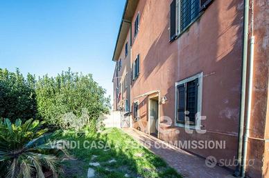 Villa di 249 m² con più di 5 locali e box auto a P