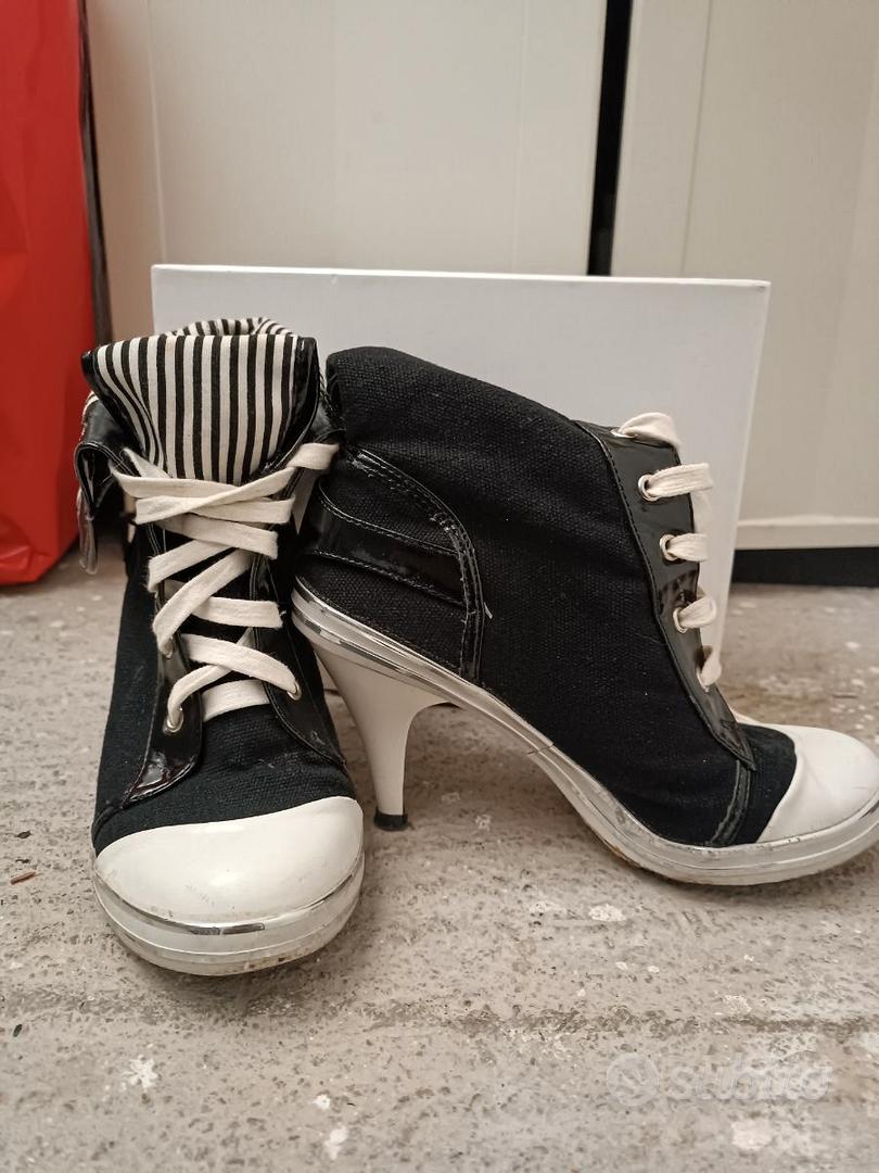 Scarpe sneakers con tacco tipo converse Abbigliamento e Accessori In vendita a Lecce