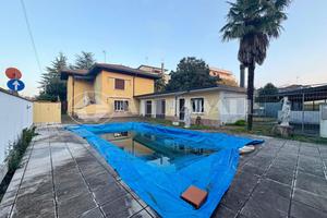 Bifamiliare a Pordenone