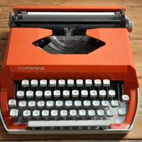 Macchina  da scrivere Olivetti mod.Primavera