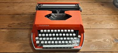 Macchina  da scrivere Olivetti mod.Primavera