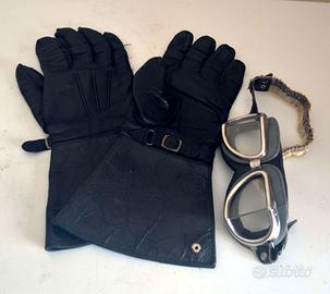 Guanti e occhialoni per moto