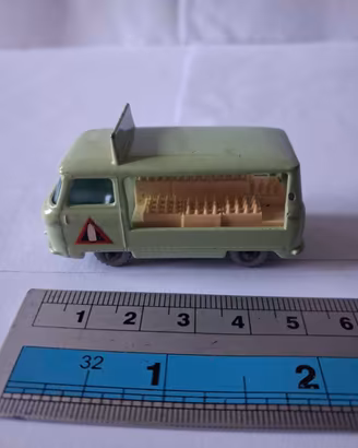 LESNEY   21 MATCH BOX COMMER BOTTLE FLOAT MILK