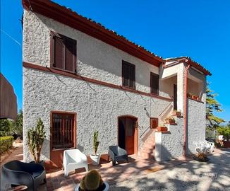 Ultime date casale con tennis piscina 8/15Pax