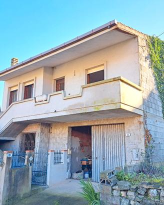 Indipendente bilivelli con cortile