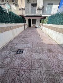 Villetta a schiera arredata con ampio terrazzo