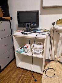 mobiletto in legno per studio medico