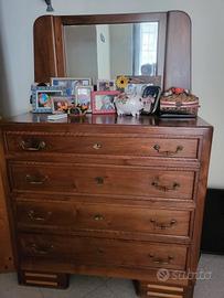 Como' antico in legno 