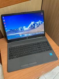 Pc Portatile HP 250 G8 i3 11Gen SSD Ram 8GB Nuovo