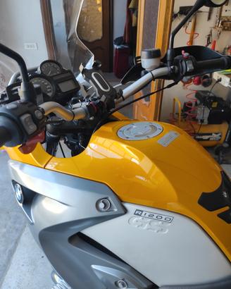 BMV GS 1200 tenuta molto bene 