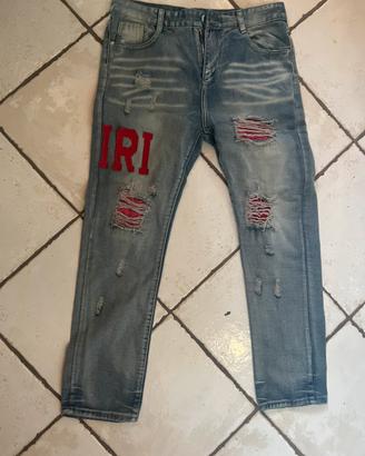 Jenas blu con dettagli in rosso