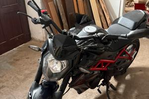 Moto Benelli 125 NERA