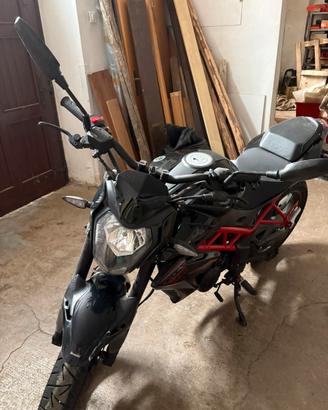 Moto Benelli 125 NERA
