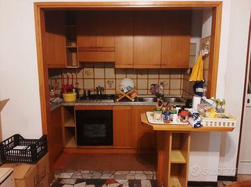 cucina completa di elettrodomestici 