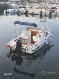 Barca a motore 5m