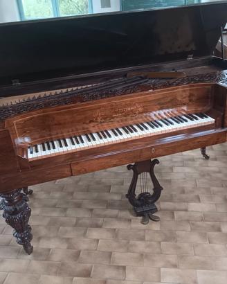 Pianoforte square del 1800.