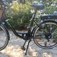 Bici elettrica semi nuova