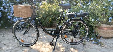 Bici elettrica semi nuova