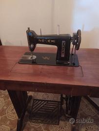 macchina da cucire Necchi