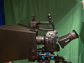 Canon EOS C100 Mark I + accessori e batterie