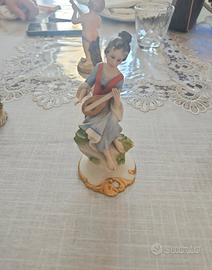 statuetta in porcellana 