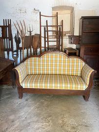 Mobili e oggetti antichi