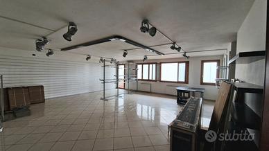 Ufficio di 90,60 mq ad Agliana, Castelletto