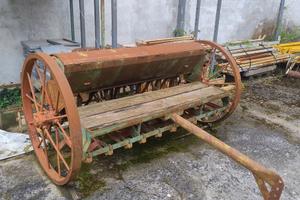 SEMINATRICE AGRICOLA
