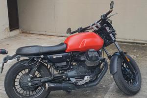 Moto Guzzi V9 Bobber (2017) + Kit Touring & Mivv 
