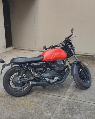 Moto Guzzi V9 Bobber (2017) + Kit Touring & Mivv 