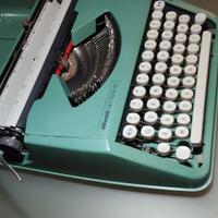macchina da scrivere olivetti