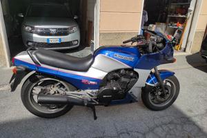 Kawasaki 900 Gpz