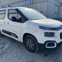 Citroen berlingo incidentato