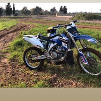 Moto cross Yamaha YZF 450