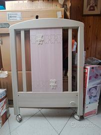 lettino Poppapedretti Dolcecuore bambina beige e r