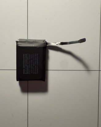 Batteria nuova Apple Watch Series 7 45mm + adesivo